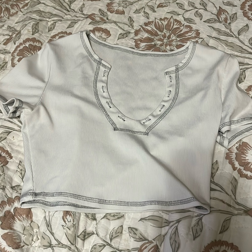 white crop